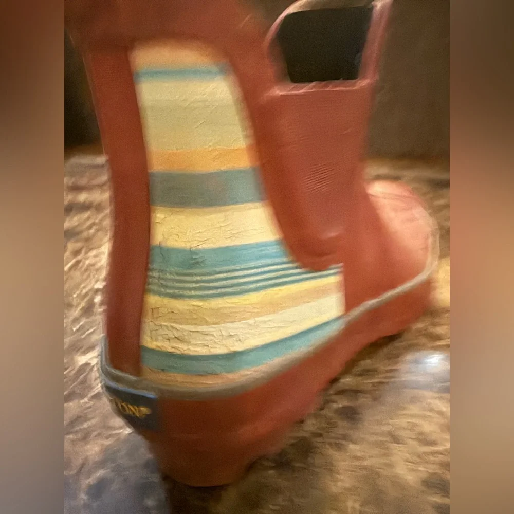 Pendleton. Bridger Stripe Chelsea Rain boot. Maroon. Size 6.